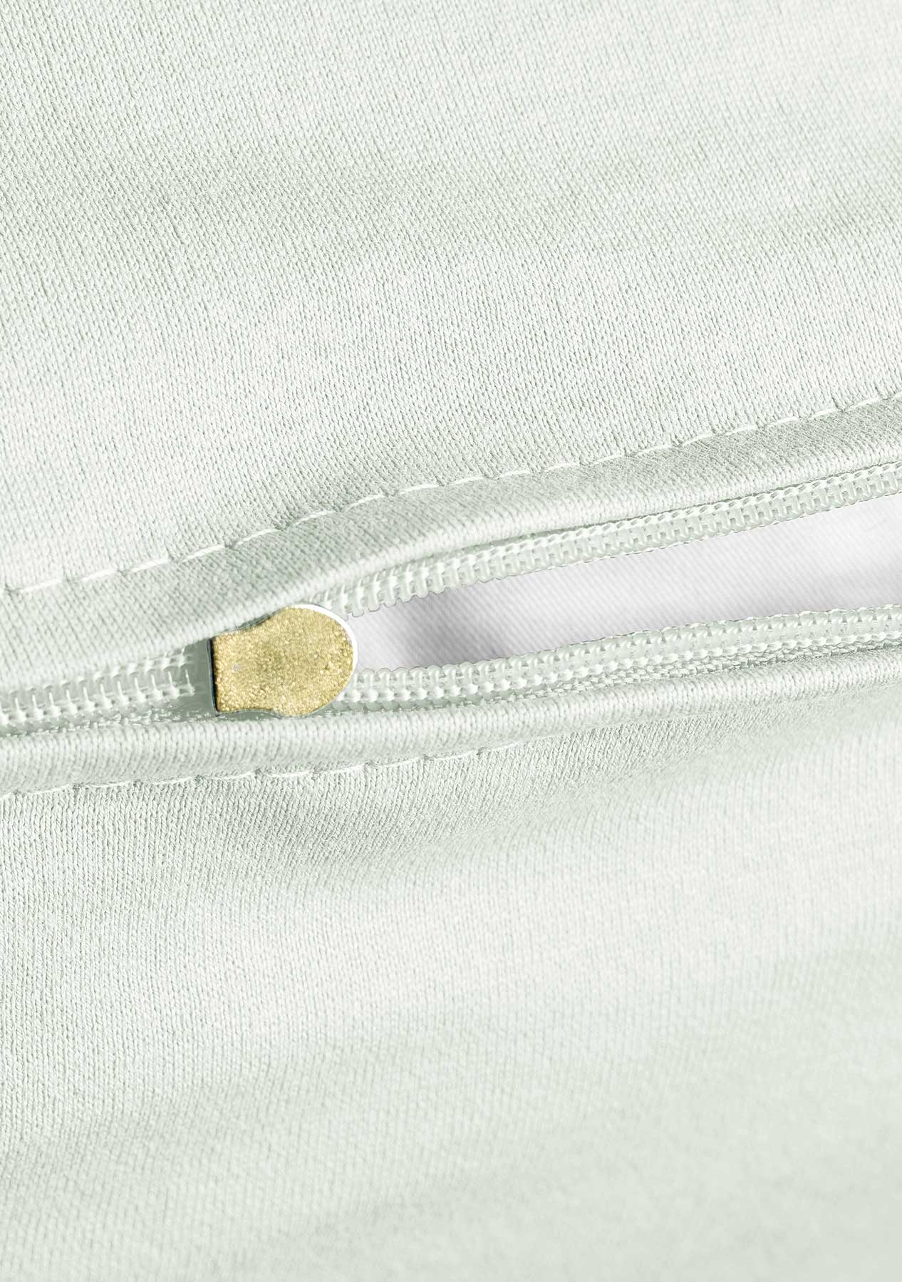 Luxurious thread and jersey pillowcase 80 x 80 cm