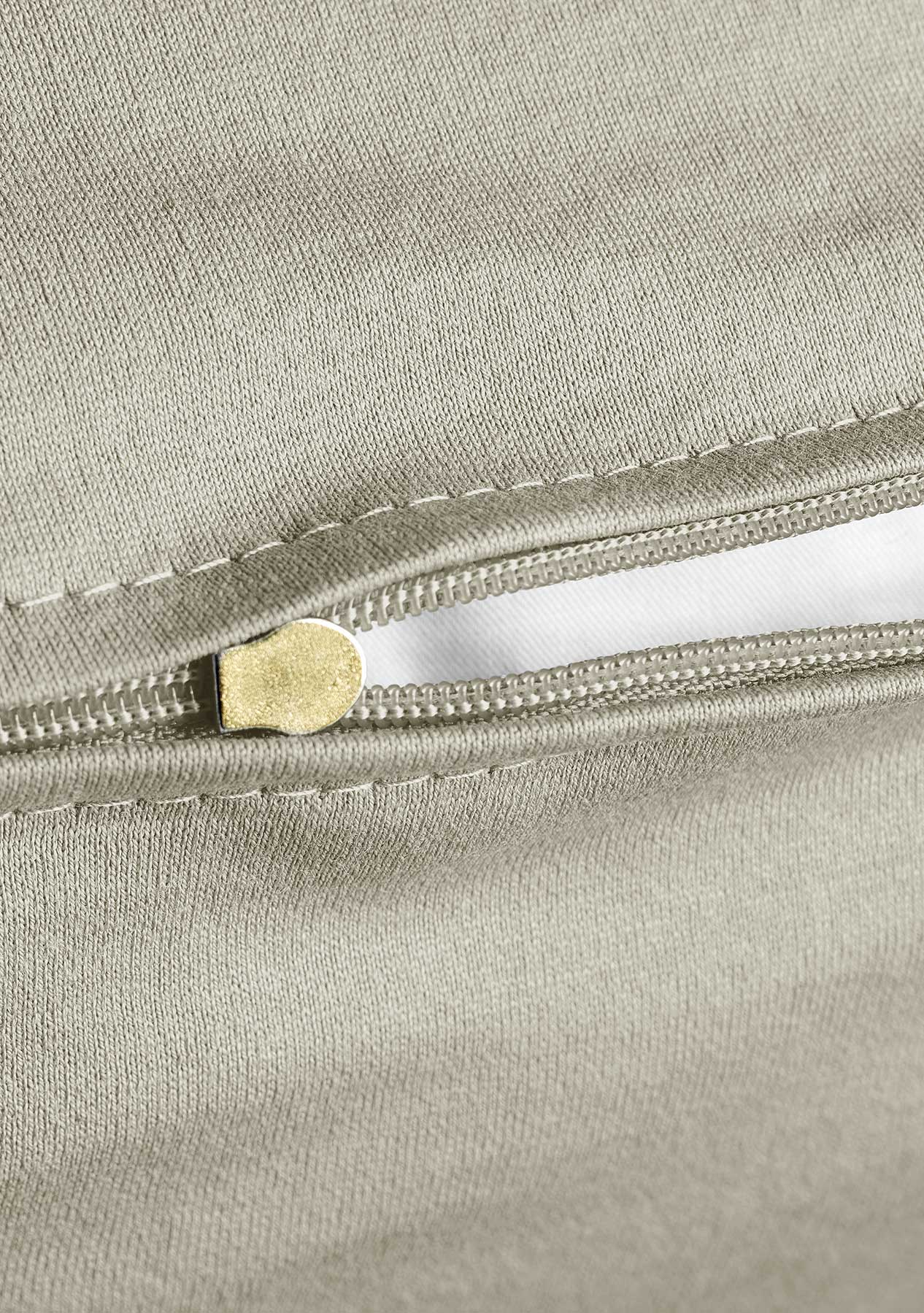 Luxurious thread and jersey pillowcase 80 x 80 cm