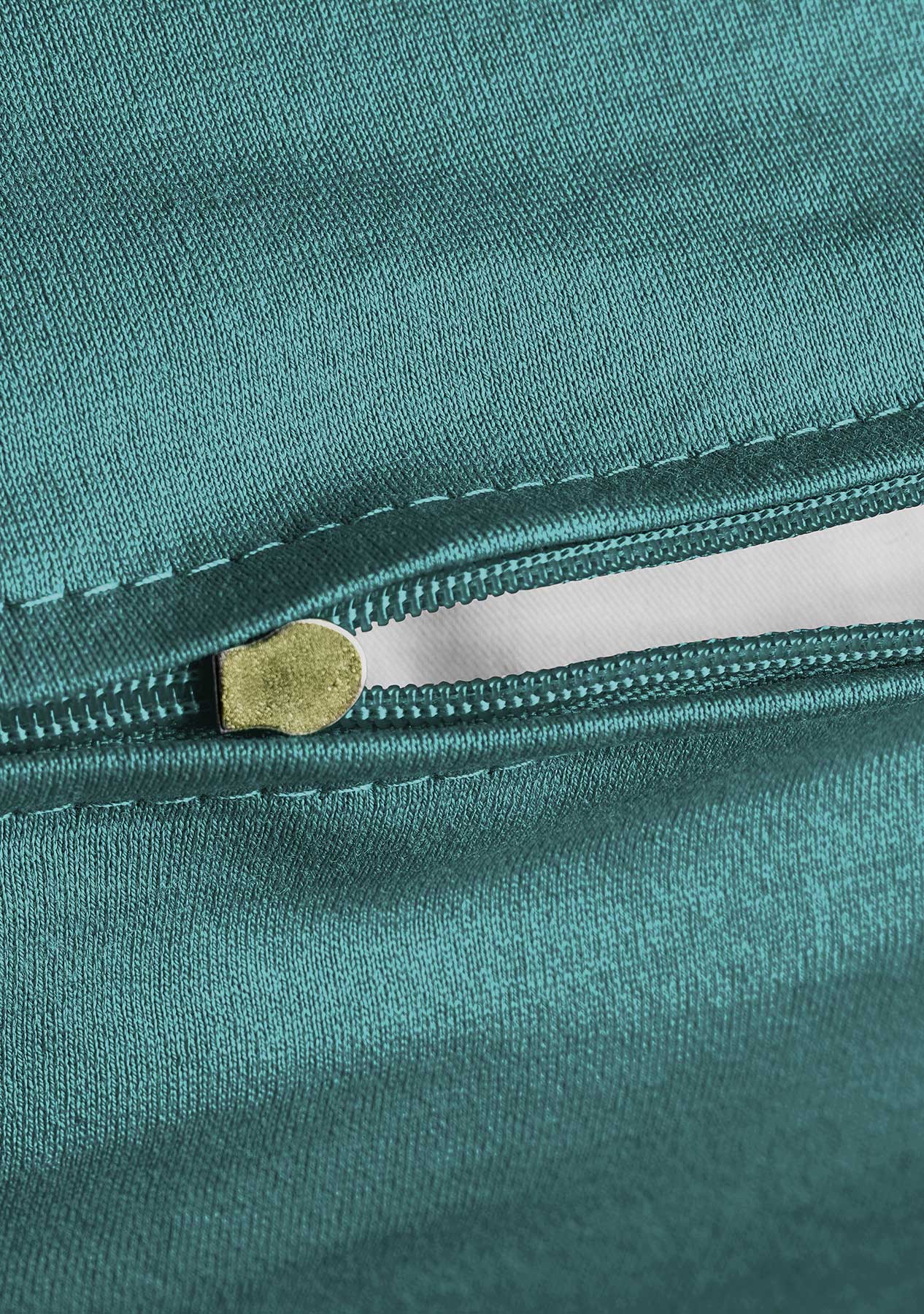 Luxurious thread and jersey pillowcase 80 x 80 cm