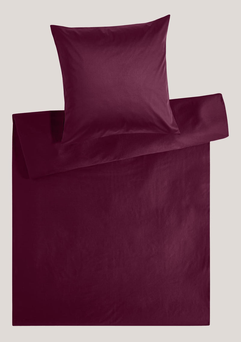 Precious plain satin bed linen with zipper