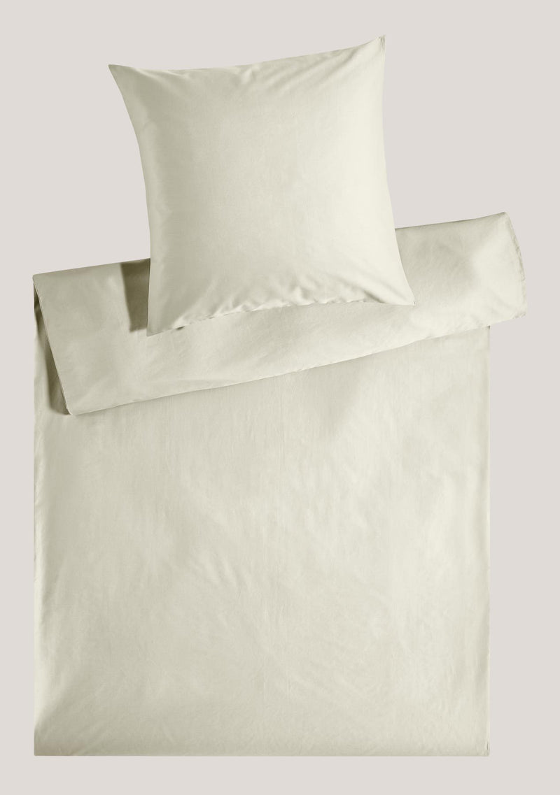 Precious plain satin bed linen with zipper