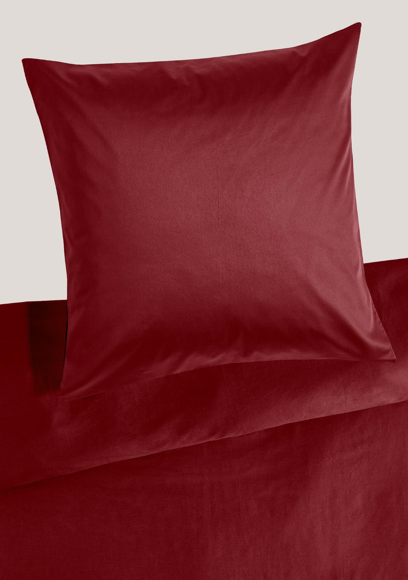 Precious plain satin bed linen with zipper
