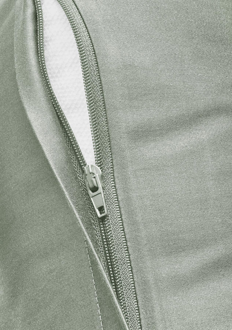 Precious plain satin bed linen with zipper