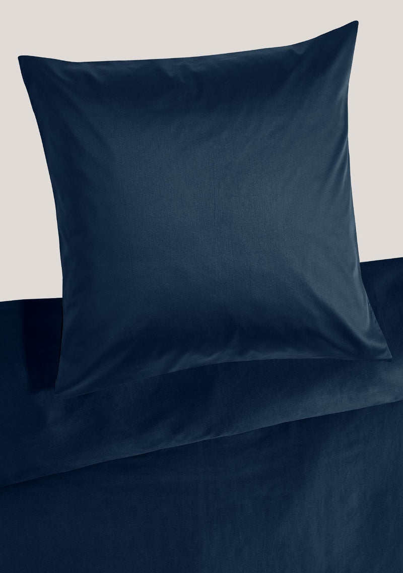 Precious plain satin bed linen with zipper
