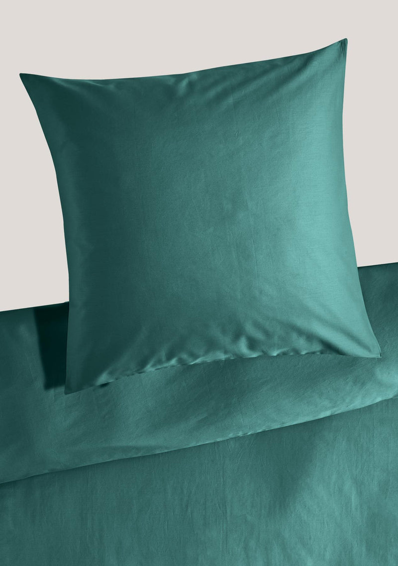 Precious plain satin bed linen with zipper
