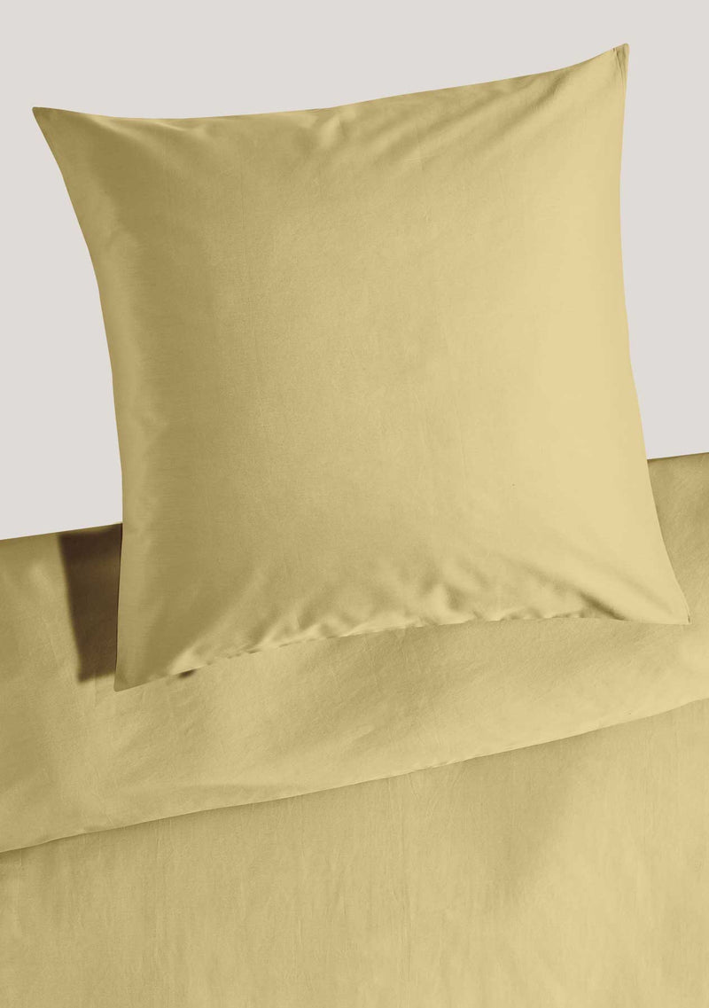 Precious plain satin bed linen with zipper