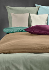 Precious plain satin bed linen with zipper
