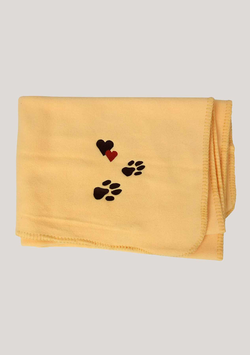 Fleece blanket with paws